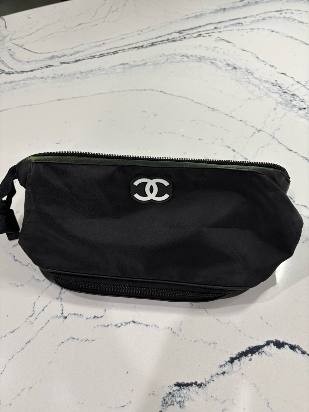CHANEL Black Cosmetic Bag with CC Logo - Picture 6 of 7